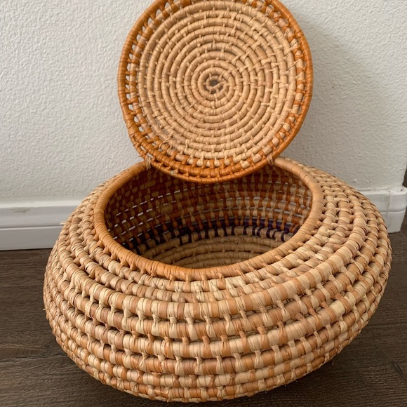 Wicker basket - Picture 2 of 11